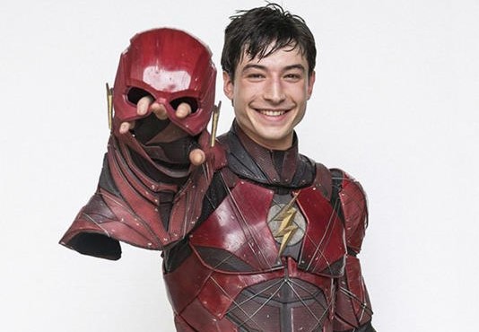 Ezra Miller será dispensado do papel de Flash